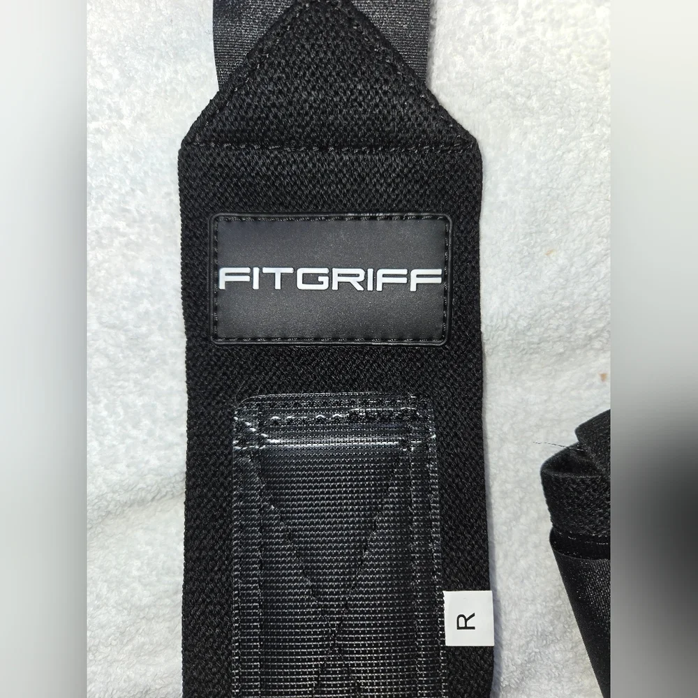 Black Wrist Wraps for Weightlifting
